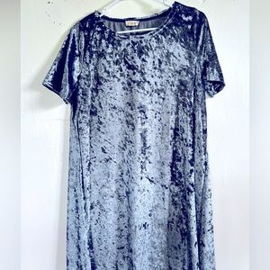 POL Crushed Velvet Dress size M color blue